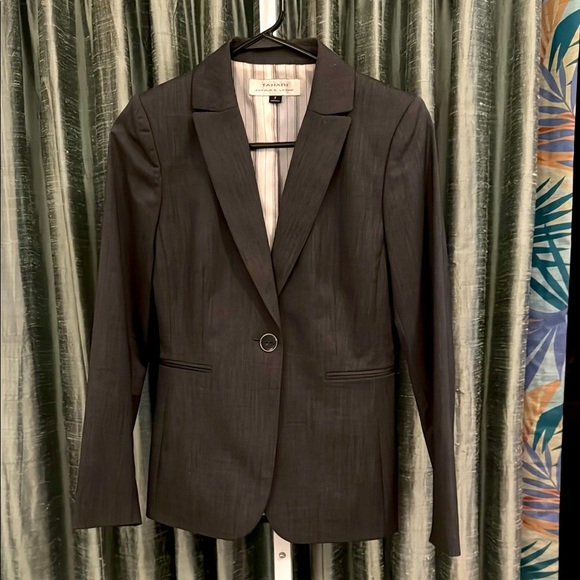 Tahari Blazer Dark Gray EUC Size 2 Designer Jacket - Picture 1 of 5